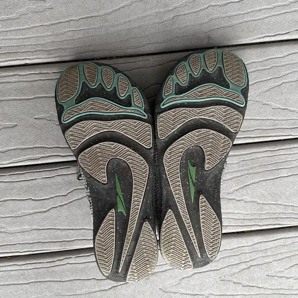 Altra Escalante NYC Marathon Special Edition - Picture 4 of 5